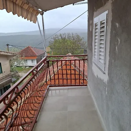 Διαμέρισμα Seoska Idila, Krivici