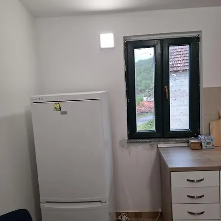 Διαμέρισμα Seoska Idila, Krivici *