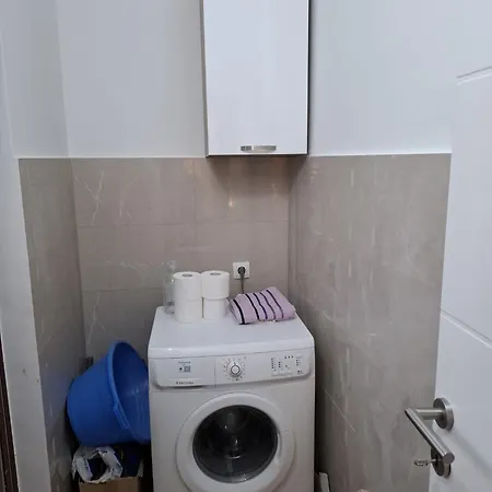 Διαμέρισμα Seoska Idila, Krivici *