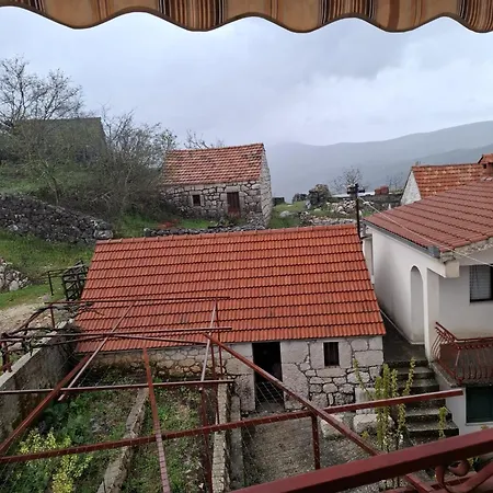 Seoska Idila, Krivici *